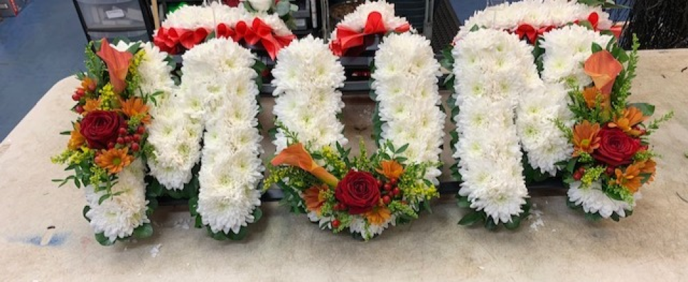Mum Tribute With Calla Lily Spray